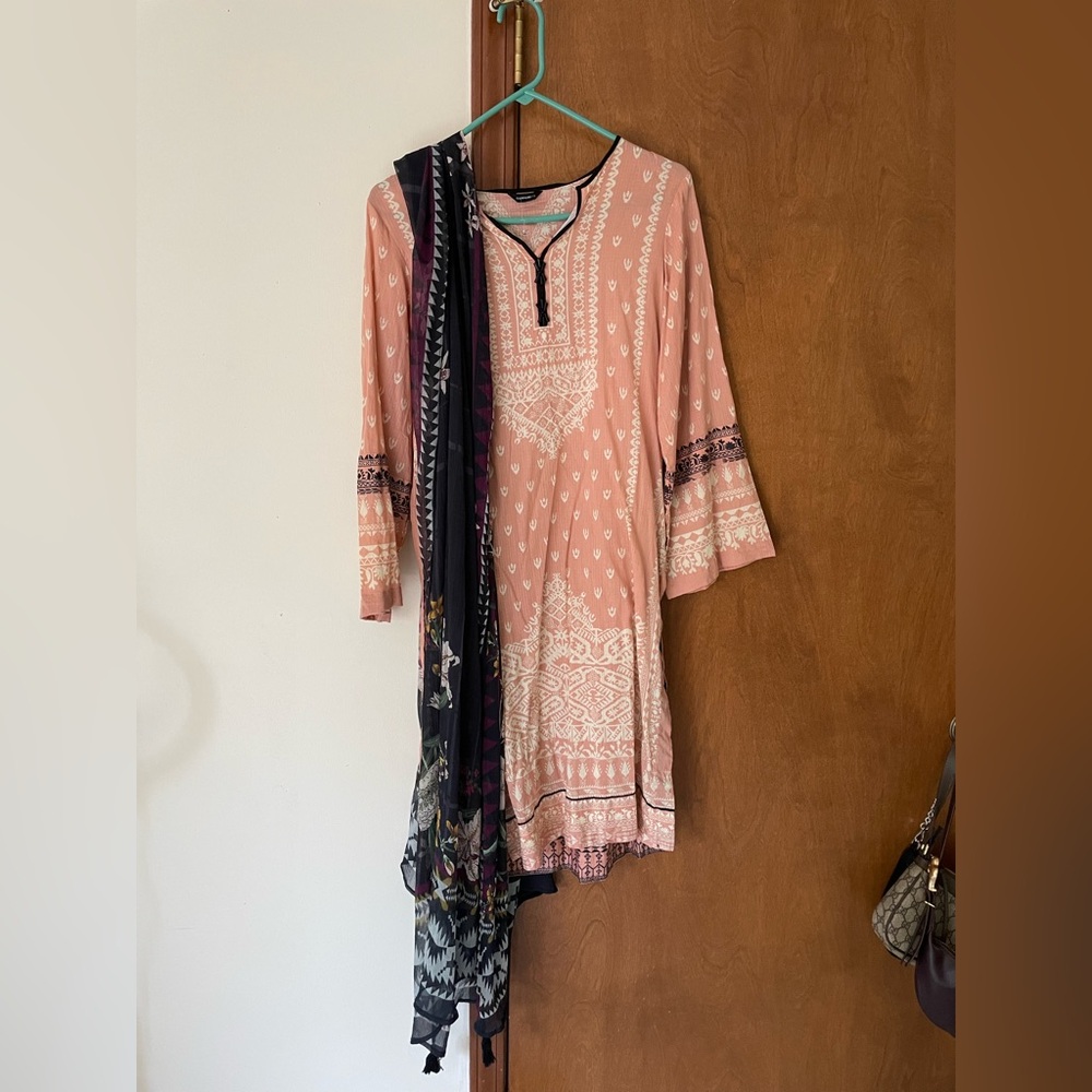 Pakistani Sapphire 3 pc suit